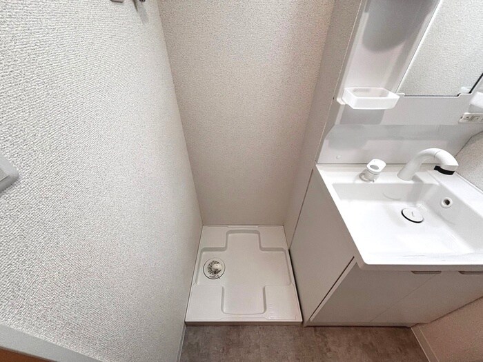 物件内観写真15　(洗濯機置場)