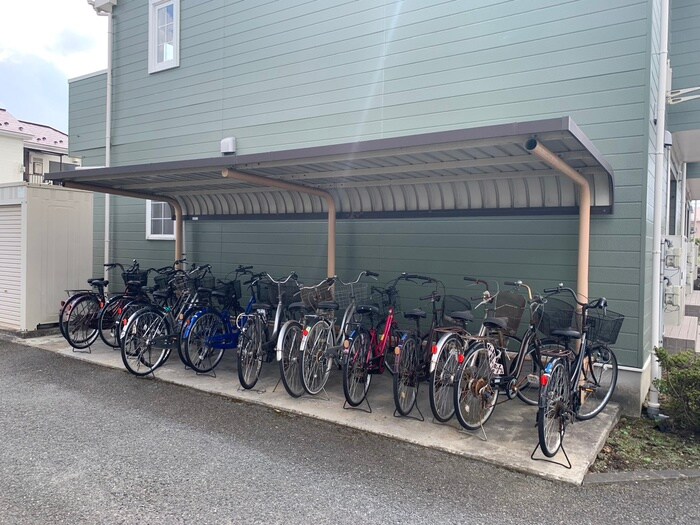 物件外観写真3　(駐輪場)