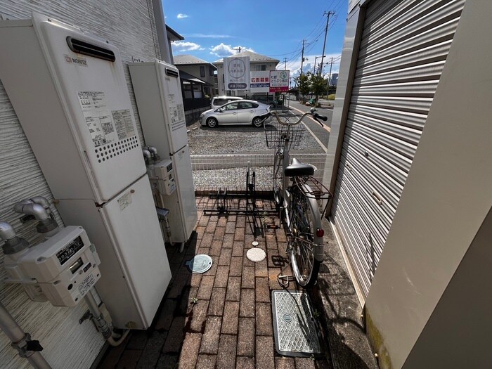 物件外観写真5　(駐輪場)