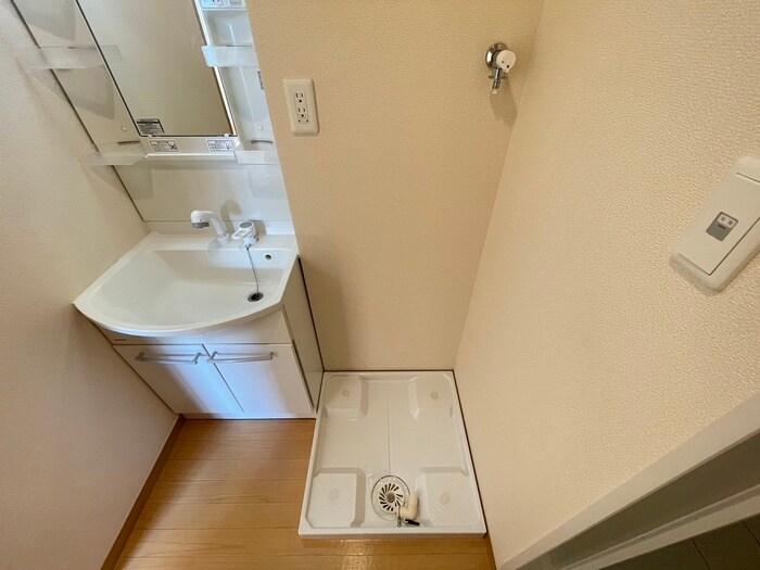 物件内観写真13　(洗濯機置場)