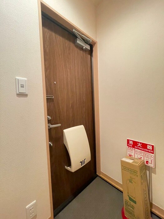 物件内観写真18　(玄関)