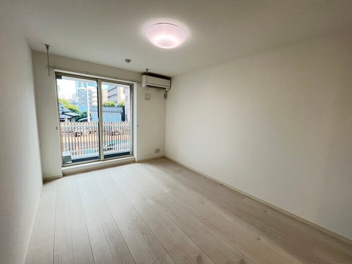 物件内観写真9　(居室)