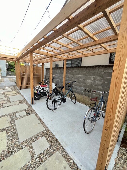 物件外観写真5　(駐輪場)