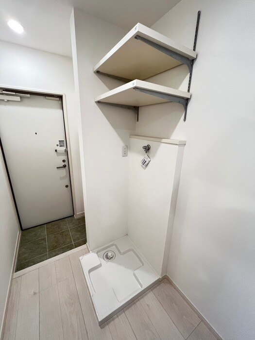 物件内観写真17　(洗濯機置場)