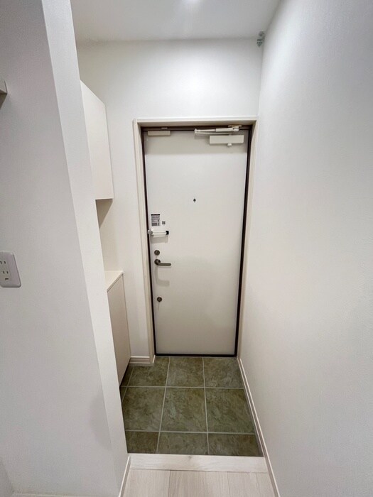 物件内観写真18　(玄関)