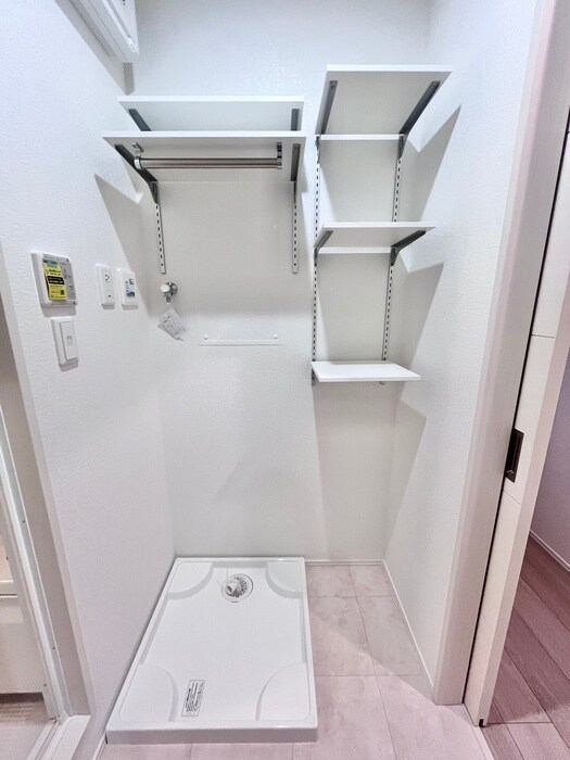 物件内観写真16　(洗濯機置場)