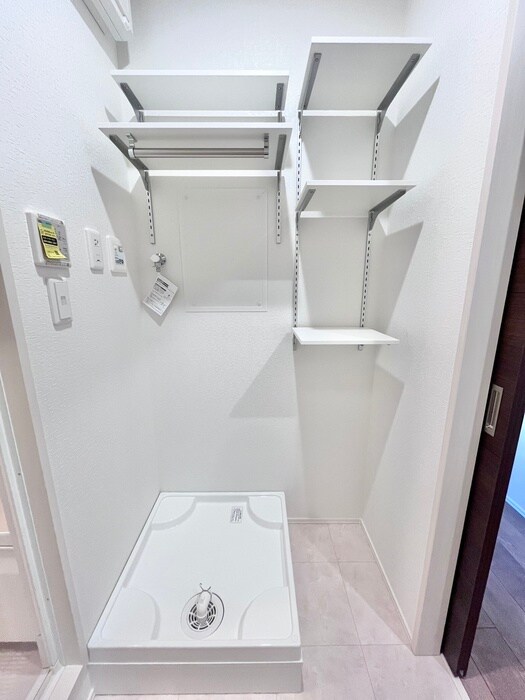 物件内観写真16　(洗濯機置場)