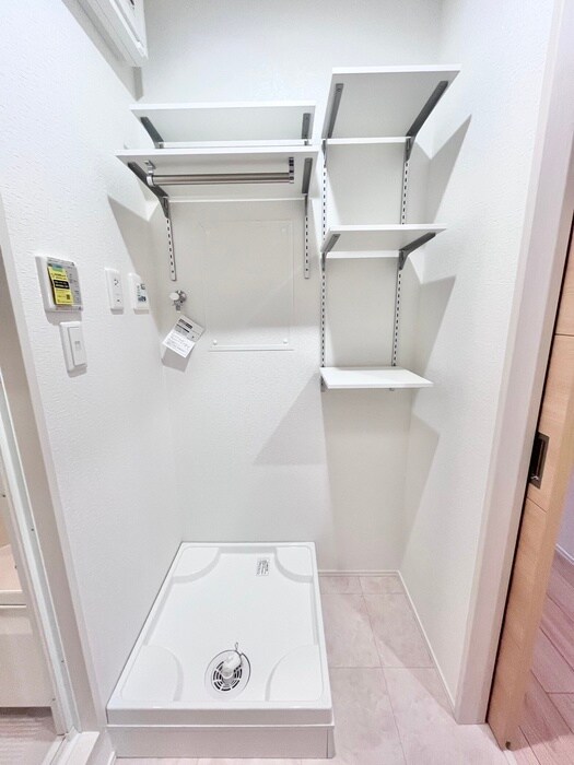 物件内観写真16　(洗濯機置場)