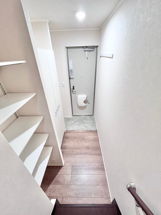 物件内観写真17　(玄関)