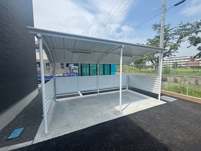 物件外観写真3　(駐輪場)