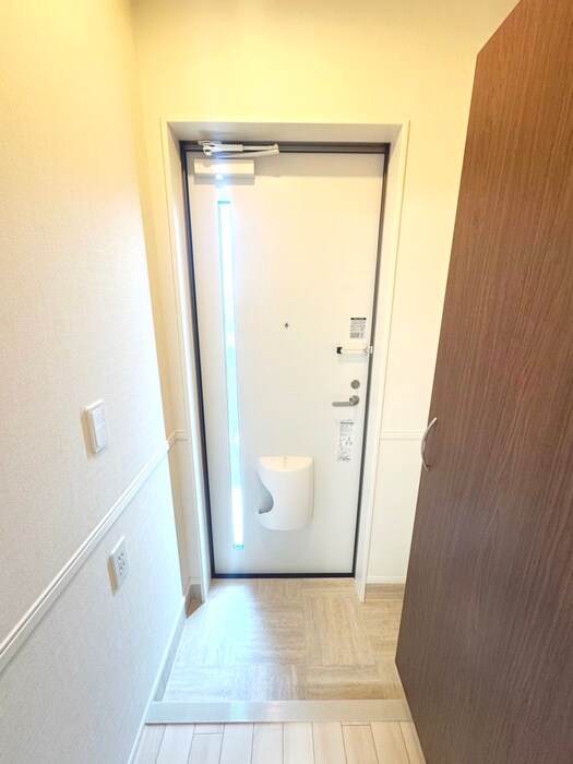 物件内観写真18　(玄関)
