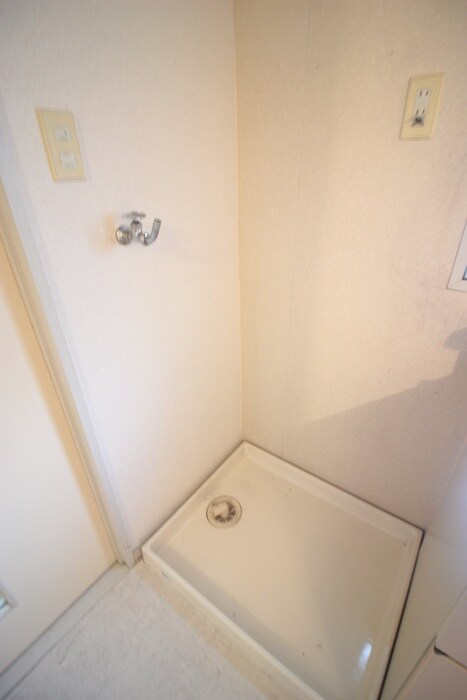 物件内観写真13　(洗濯機置場)