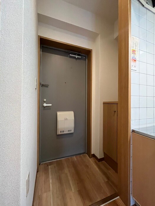 物件内観写真14　(玄関)