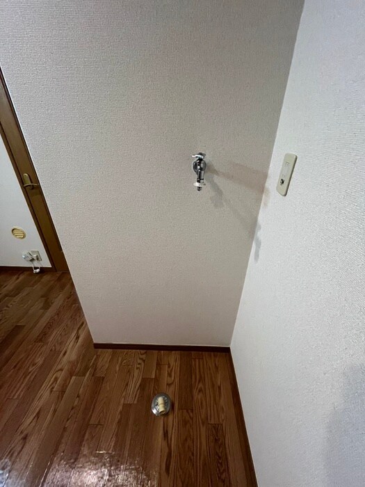 物件内観写真17　(洗濯機置場)