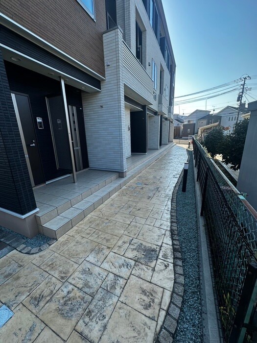 物件外観写真3　(エントランス部分)