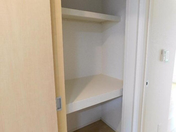 物件内観写真13　(収納)