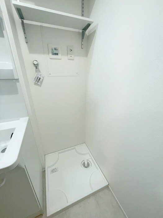 物件内観写真9　(洗濯機置場)