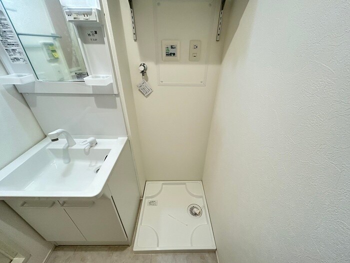 物件内観写真14　(洗濯機置場)