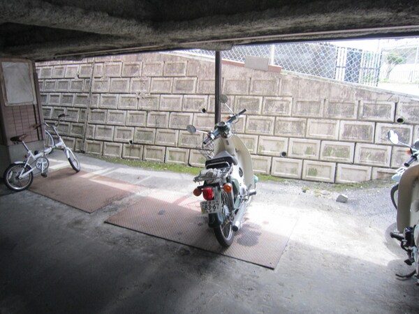 バイク置き場