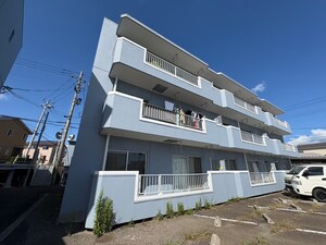 ファミールかんのＡ棟外観写真