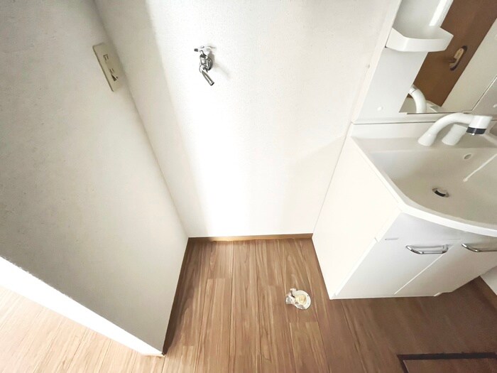 物件内観写真11　(洗濯機置場)