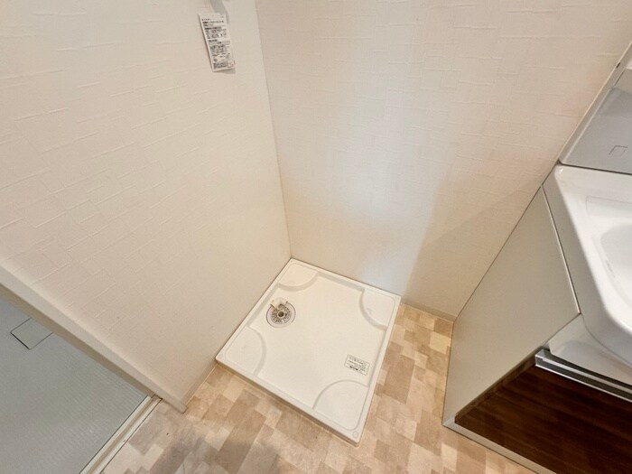 物件内観写真13　(洗濯機置場)