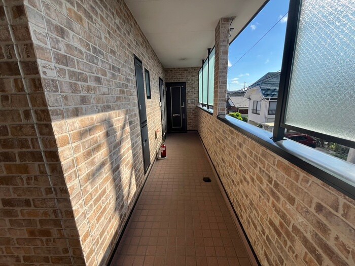 物件外観写真5　(エントランス部分)