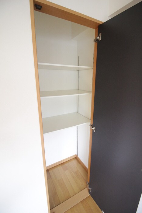 物件内観写真15　(収納)