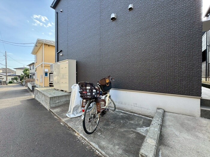 物件外観写真6　(駐輪場)
