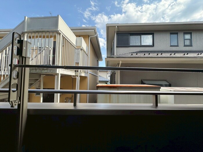 物件内観写真18　(室内からの展望)