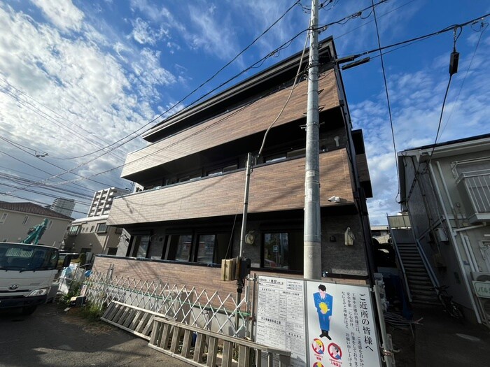 物件外観写真1　(建築中)