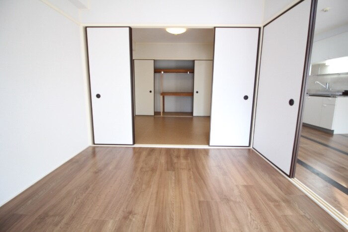 物件内観写真8　(居室)