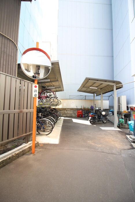 物件外観写真5　(駐輪場)