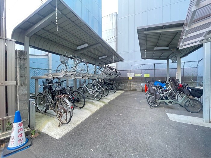 物件外観写真6　(駐輪場)