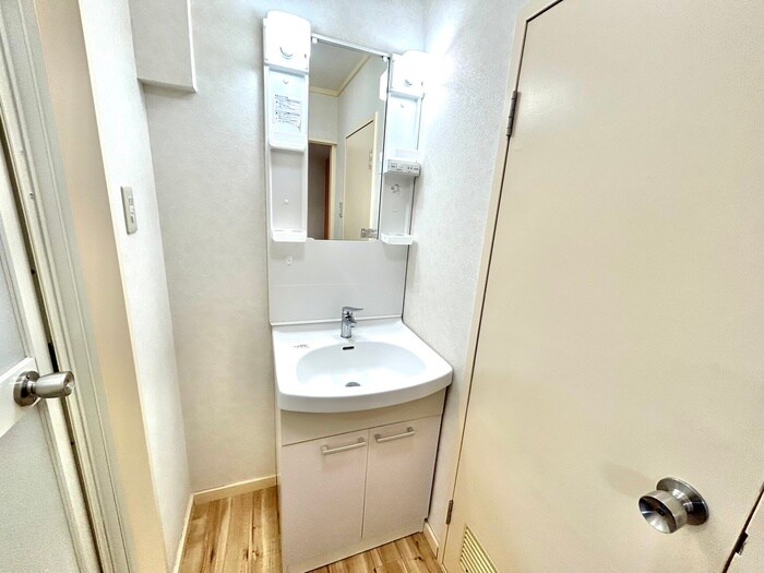 物件内観写真12　(洗面)