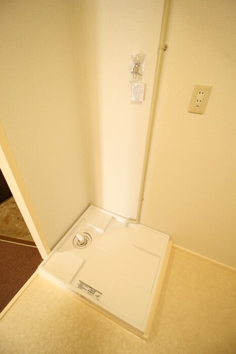 物件内観写真14　(洗濯機置場)