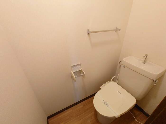 物件内観写真10　(トイレ)