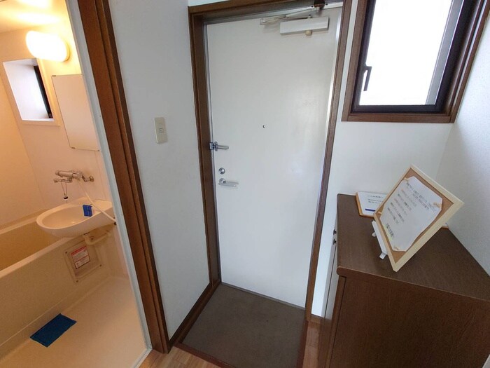 物件内観写真19　(玄関)