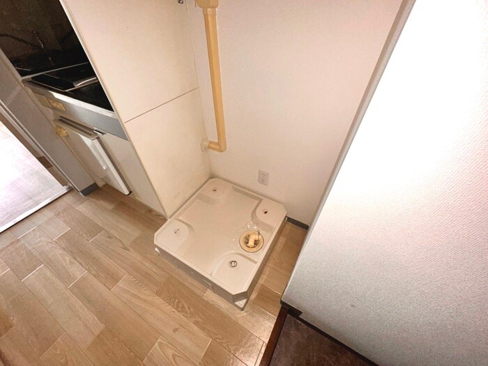 物件内観写真15　(洗濯機置場)