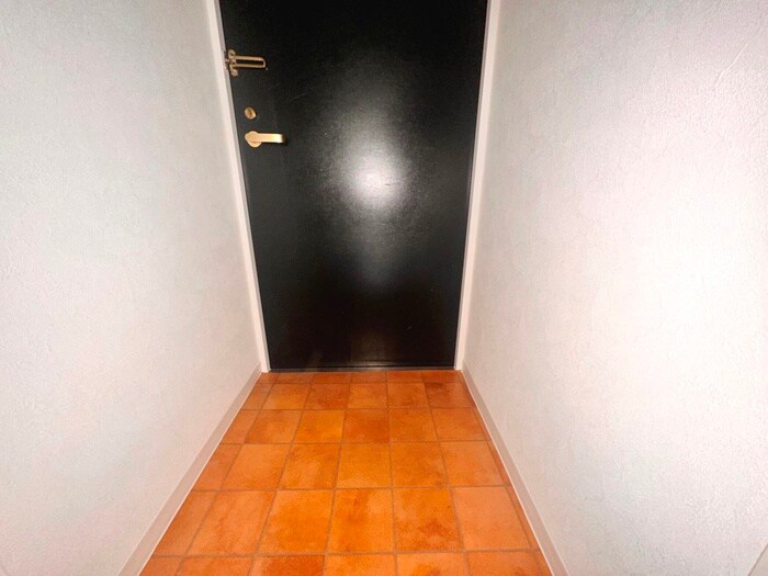 物件内観写真18　(玄関)