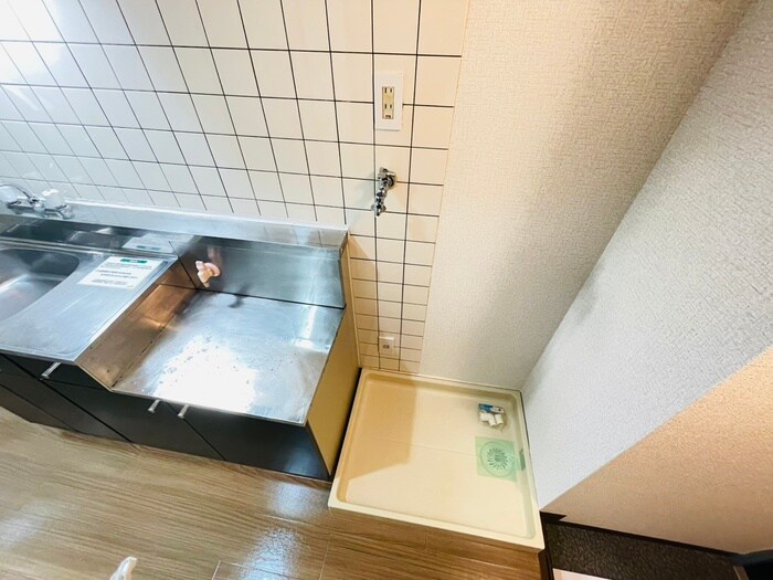 物件内観写真13　(洗濯機置場)