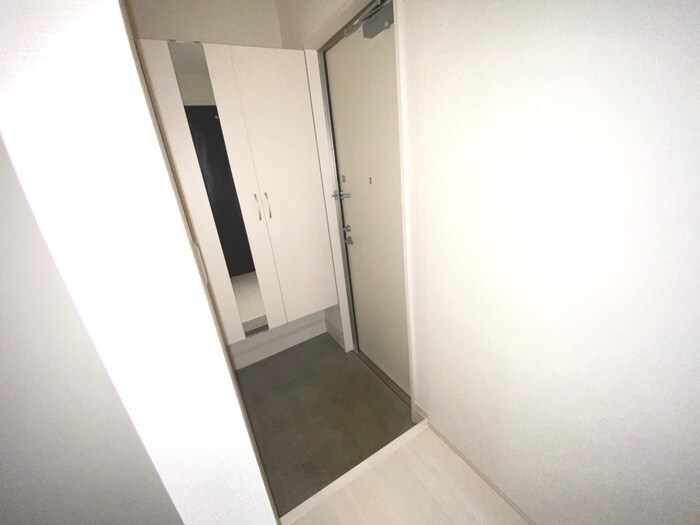 物件内観写真16　(玄関)