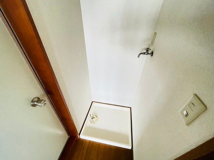 物件内観写真14　(洗濯機置場)