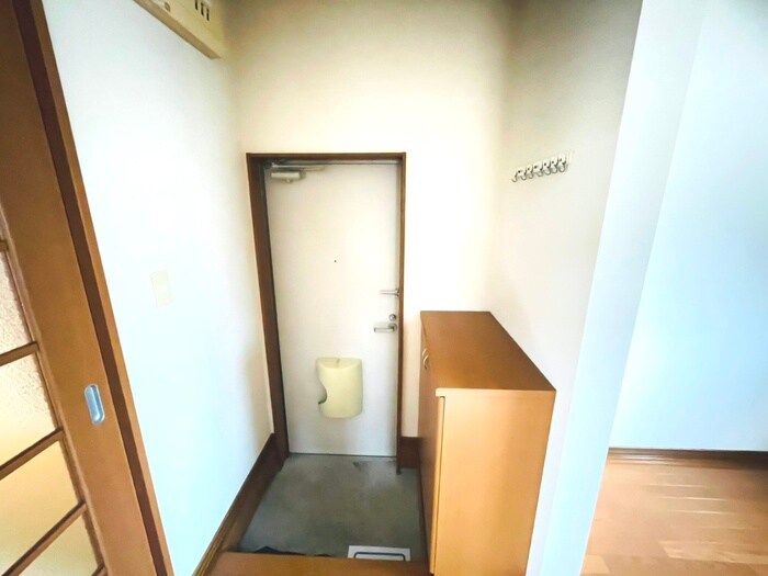 物件内観写真21　(玄関)
