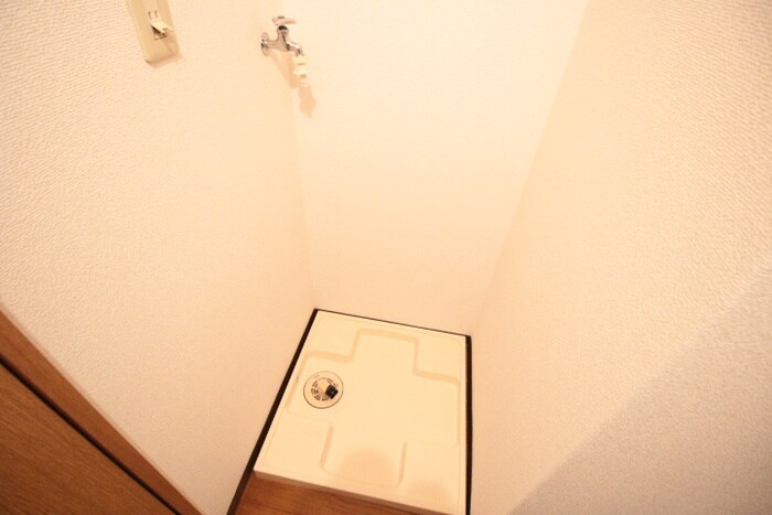 物件内観写真18　(洗濯機置場)