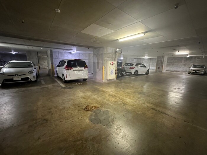 物件外観写真5　(駐車場)