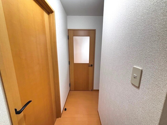 物件内観写真20　(廊下)