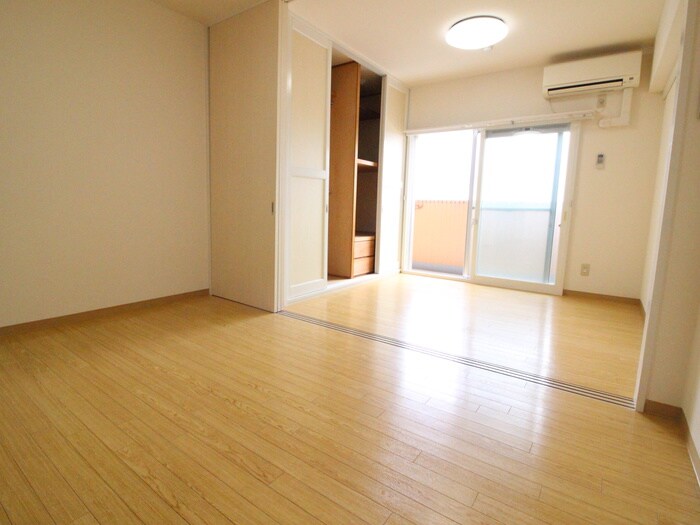 物件内観写真10　(居室)