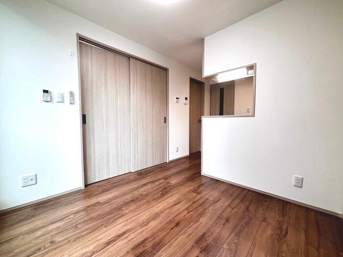 物件内観写真8　(居室)