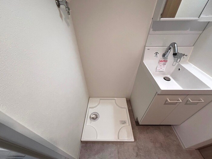 物件内観写真16　(洗濯機置場)